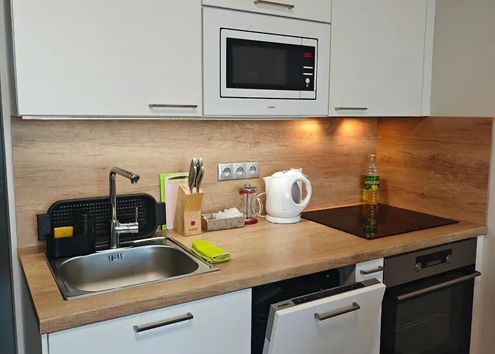 Comfort Flat With Great Location Lägenhet